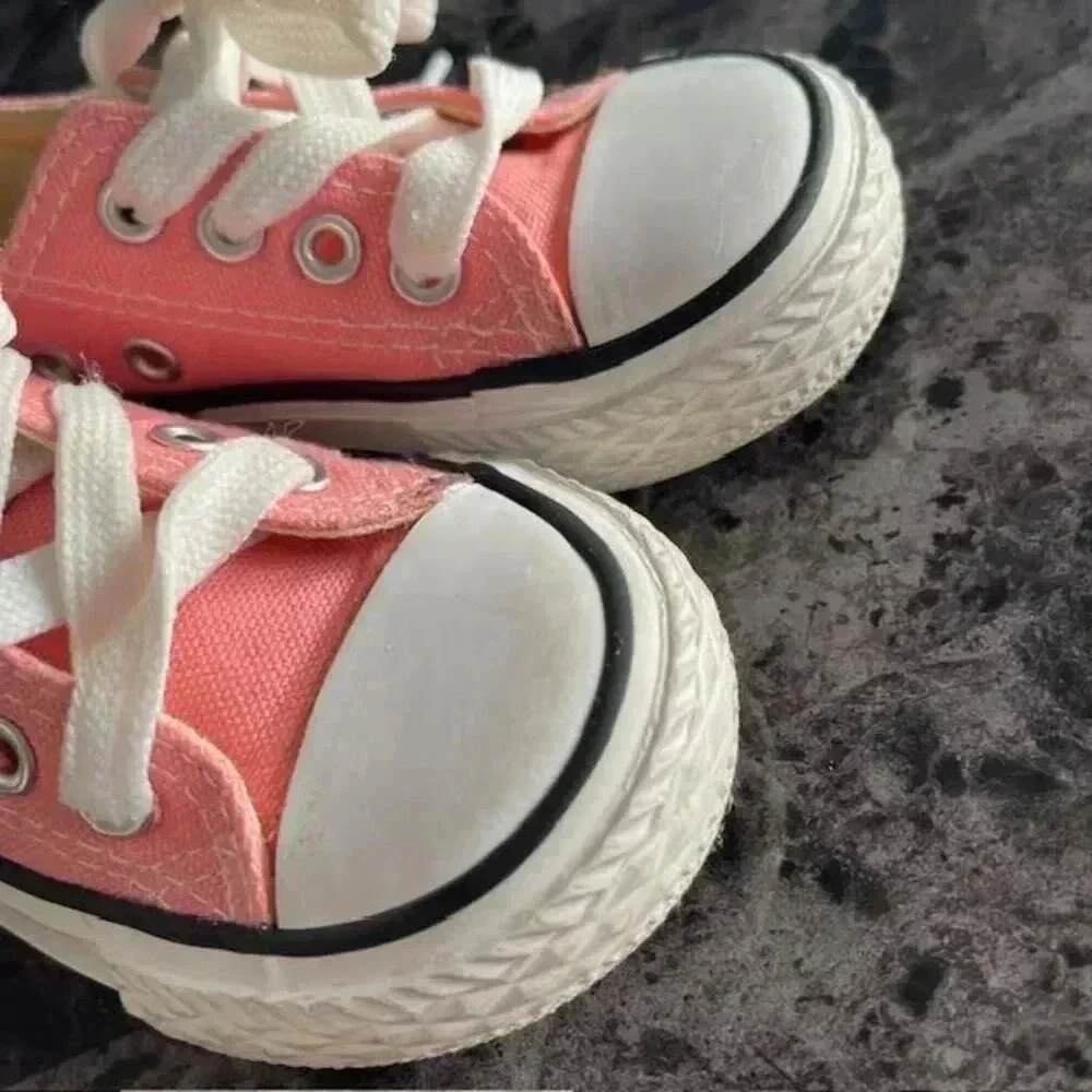 Toddler Kid Canvas Sneaker Size 6 Pink in White